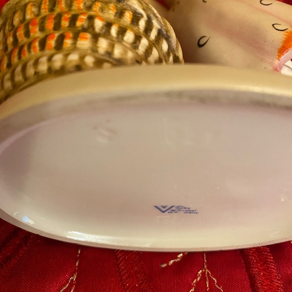 HUMMEL WASH DAY VINTAGE 5 3/4 INCH TALL 2 1/4 INCH WIDE - Picture 14 of 16